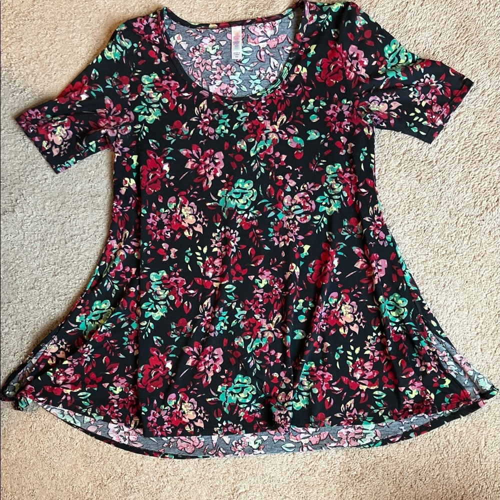 3/$12 MUST BUNDLE Lularoe Perfect Tee XXS